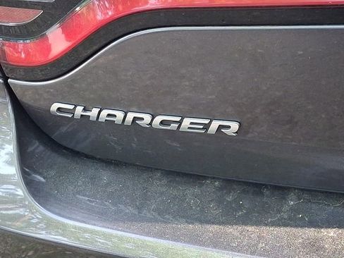 Used 2017 Dodge Charger SXT RWD image 8