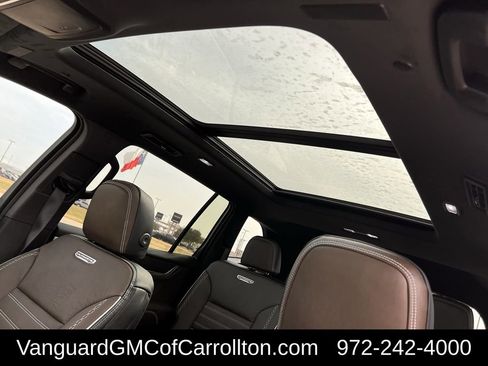 New 2026 GMC Acadia Denali Ultimate w/ LPO, Floor Liner Package AWD/4WD image 17