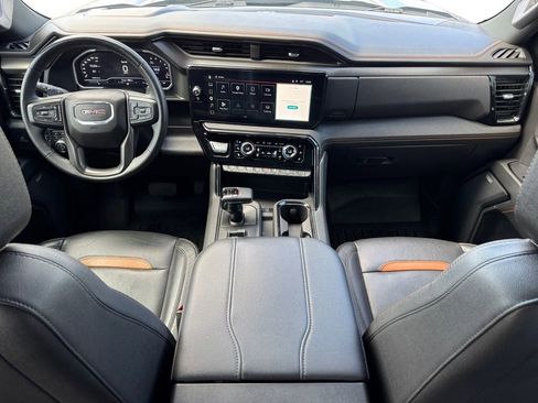 Used 2023 GMC Sierra 1500 AT4 w/ AT4 Premium Package AWD/4WD image 10