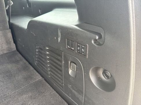 Used 2020 Chevrolet Suburban Premier image 31