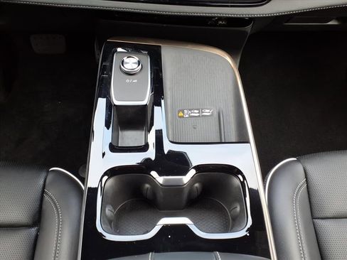 Used 2025 Buick Enclave Avenir w/ Super Cruise Package image 11