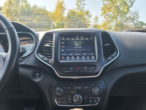 Used 2021 Jeep Cherokee Latitude Lux 80th Anniv w/ Quick Order Package 26U 80TH image 17