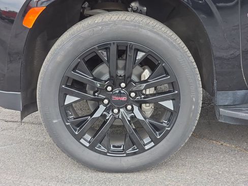 Certified 2023 GMC Yukon SLT w/ SLT Luxury Package AWD/4WD image 35