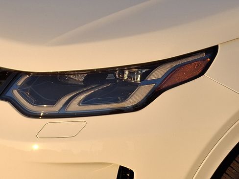 New 2025 Land Rover Discovery Sport S image 7