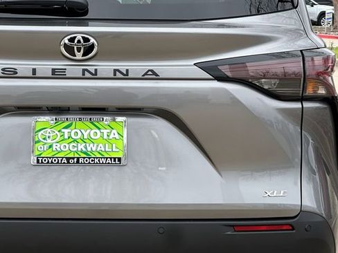 New 2026 Toyota Sienna XLE FWD image 5