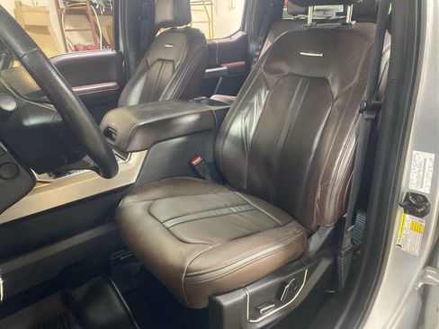 Used 2015 Ford F150 Platinum w/ Equipment Group 701A Luxury image 7
