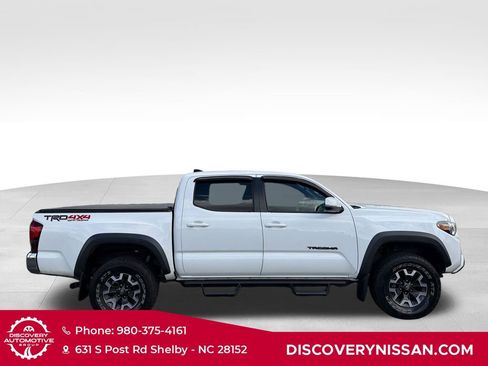 Used 2019 Toyota Tacoma TRD Off-Road AWD/4WD image 5