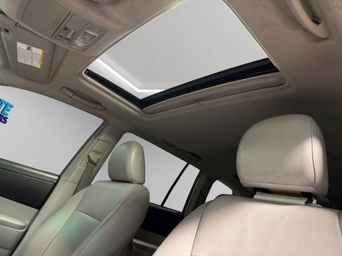 Used 2010 Toyota Highlander Limited image 15