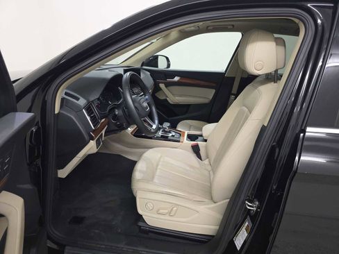 Used 2023 Audi Q5 2.0T Premium w/ Convenience Package image 6