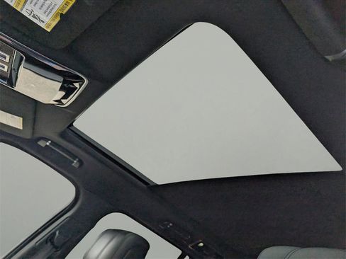 Used 2018 Land Rover Range Rover Supercharged image 18