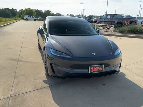 Used 2024 Tesla Model 3 Performance image 2