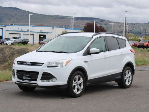 Used 2016 Ford Escape SE w/ Equipment Group 201A image 7