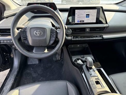 Used 2025 Toyota Prius XLE image 17