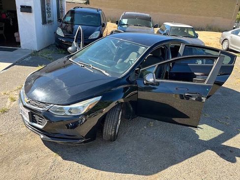 Used 2018 Chevrolet Cruze LS image 19