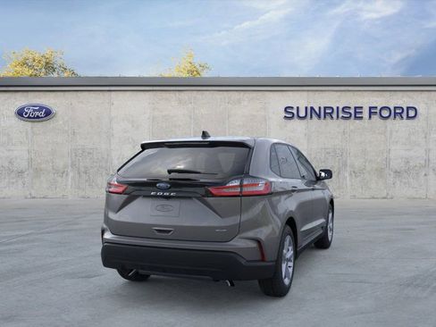 New 2024 Ford Edge SE image 8