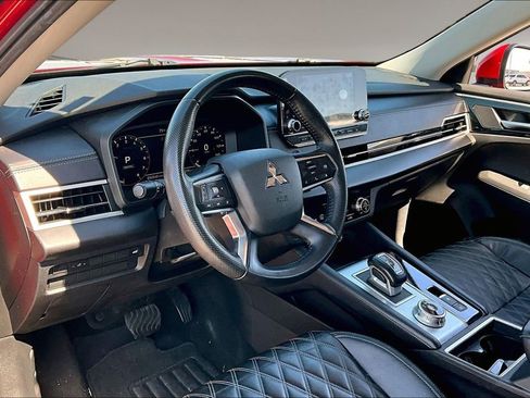 Used 2024 Mitsubishi Outlander SEL FWD image 13