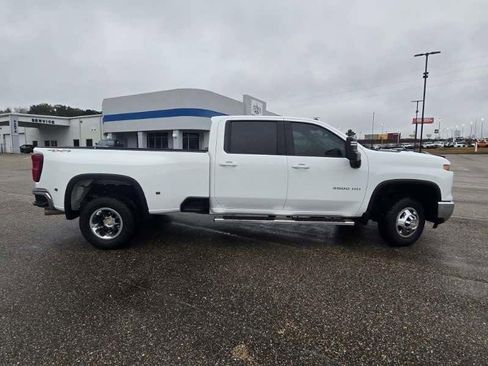 Used 2024 Chevrolet Silverado 3500 LT image 8