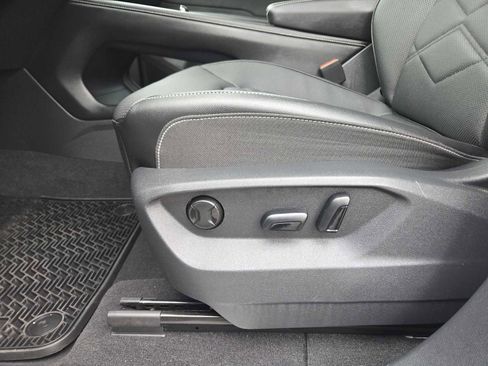 Used 2024 Volkswagen Atlas SE w/ Panoramic Sunroof Package image 23