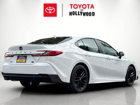 New 2026 Toyota Camry SE FWD image 4