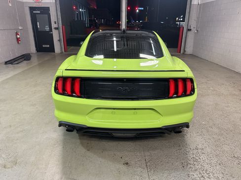 Used 2020 Ford Mustang Coupe w/ Black Accent Package RWD image 7