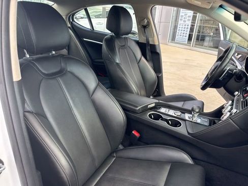 Used 2023 Genesis G70 2.0T image 31