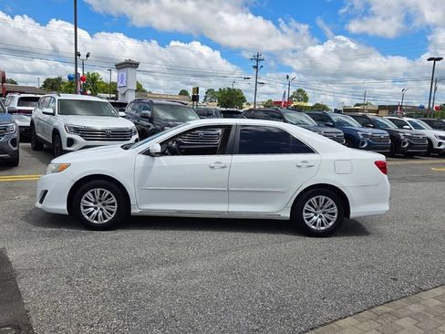 Used 2012 Toyota Camry LE FWD image 4
