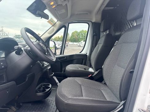 Used 2025 RAM ProMaster 2500 w/ U-Haul Equipment Group FWD image 6