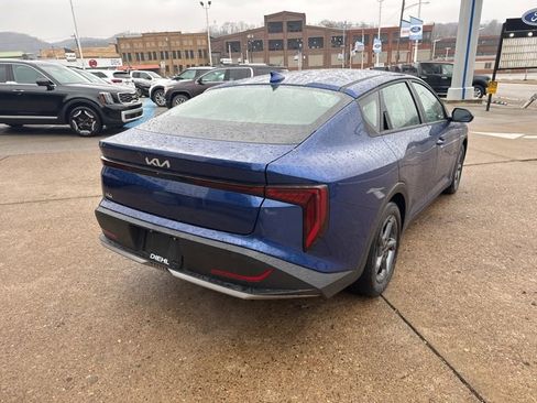 New 2025 Kia K4 LXS image 7