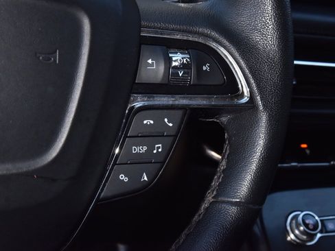 Used 2022 Lincoln Nautilus FWD w/ Premium Package image 24