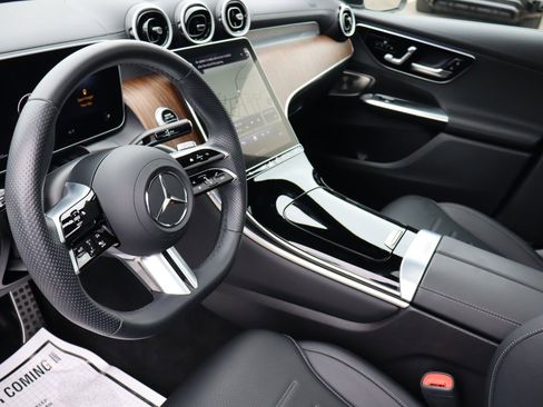 Used 2024 Mercedes-Benz GLC 300 4MATIC w/ AMG Line image 10
