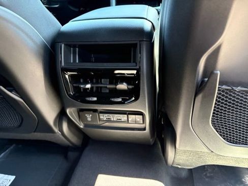 New 2025 Jeep Grand Cherokee Limited w/ Trailer Tow Package image 32