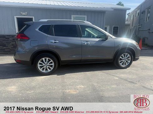 Used 2017 Nissan Rogue SV AWD/4WD image 8