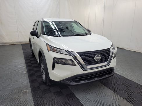 Used 2021 Nissan Rogue S FWD image 14