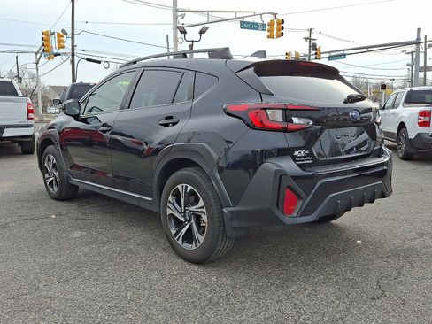Used 2024 Subaru Crosstrek 2.0i Premium image 4