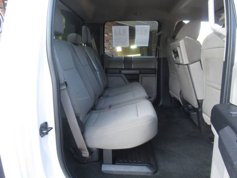 Used 2017 Ford F250 XLT AWD/4WD image 8