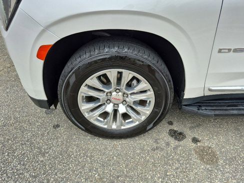 Used 2022 GMC Yukon Denali image 17