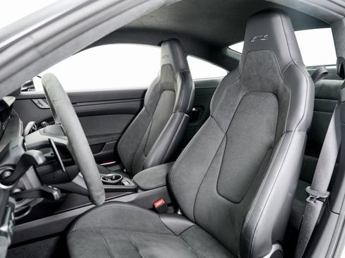 Certified 2025 Porsche 911 Carrera GTS image 5