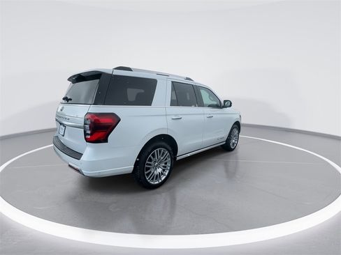Used 2024 Ford Expedition Platinum image 8