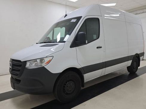 Used 2025 Mercedes-Benz Sprinter 2500 image 5