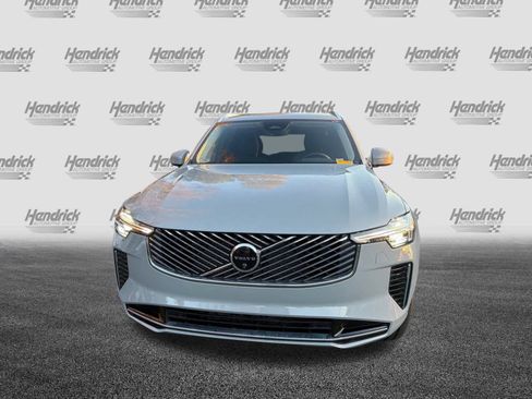 Certified 2025 Volvo XC90 B6 Plus image 5