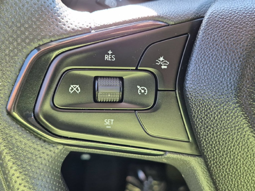 Used 2025 Chevrolet TrailBlazer LT AWD/4WD image 19