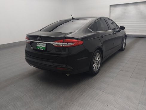 Used 2017 Ford Fusion SE w/ Fusion SE Technology Package image 9