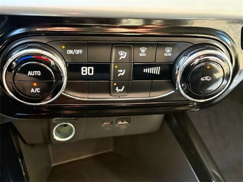 Used 2025 Chevrolet Trax LT image 14