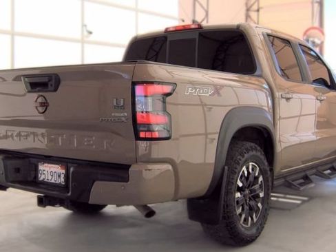 Used 2022 Nissan Frontier Pro-X RWD image 2