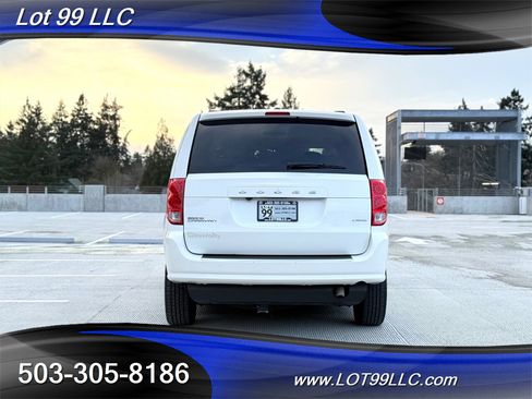 Used 2011 Dodge Grand Caravan Crew image 9