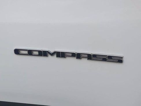 Certified 2025 Jeep Compass Latitude AWD/4WD image 13