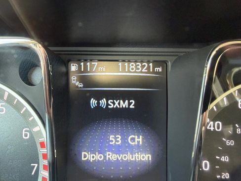 Used 2018 Nissan Titan SV w/ SV Convenience Package image 16