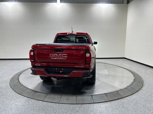 Used 2024 GMC Canyon Denali AWD/4WD image 8