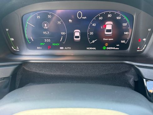 Used 2025 Honda Accord Sport image 18