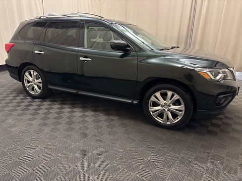 Used 2019 Nissan Pathfinder SL w/ SL Premium Package image 4